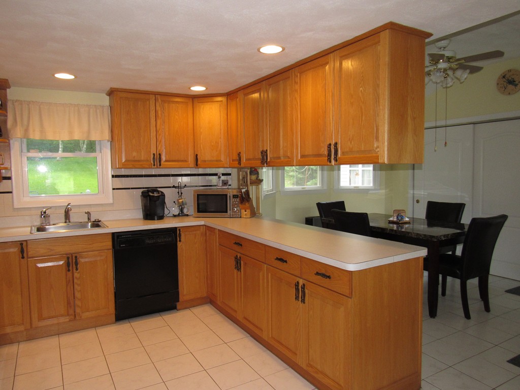 46 Elizabeth Road Billerica, MA 01821 - Photo 11 of 21