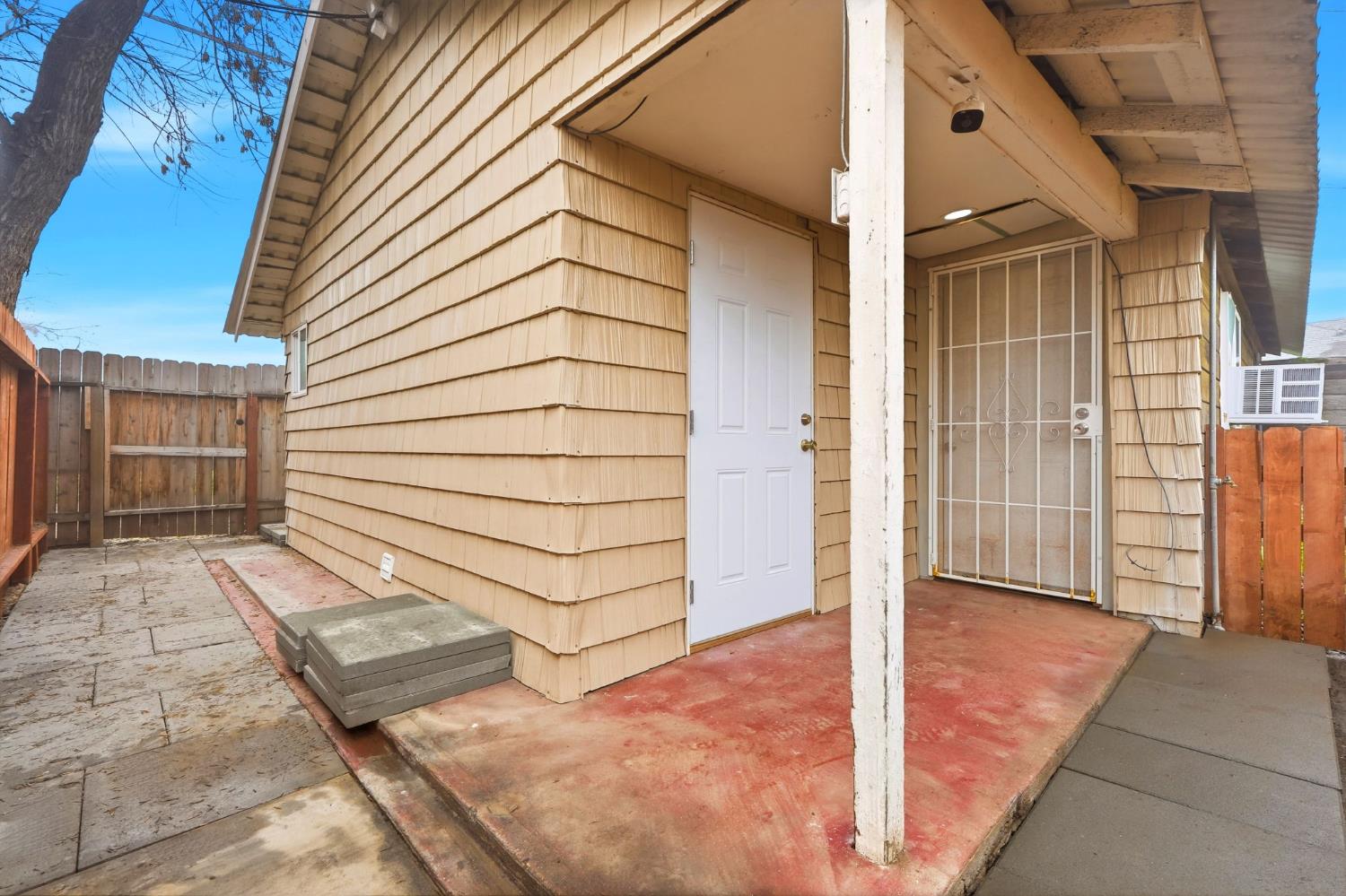 910 Kaweah Street Hanford, CA 93230 - Photo 4 of 19