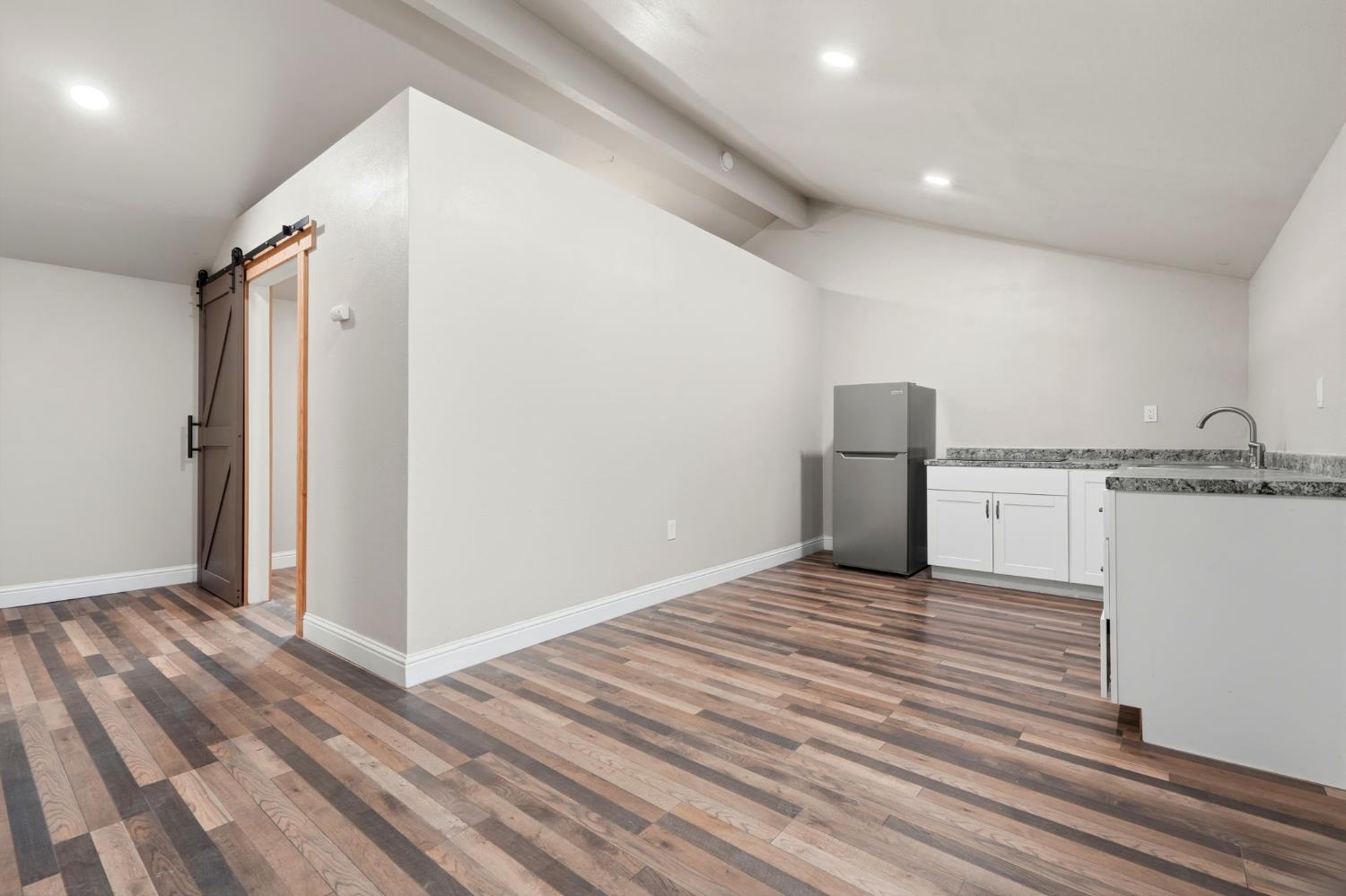 910 Kaweah Street Hanford, CA 93230 - Photo 6 of 19