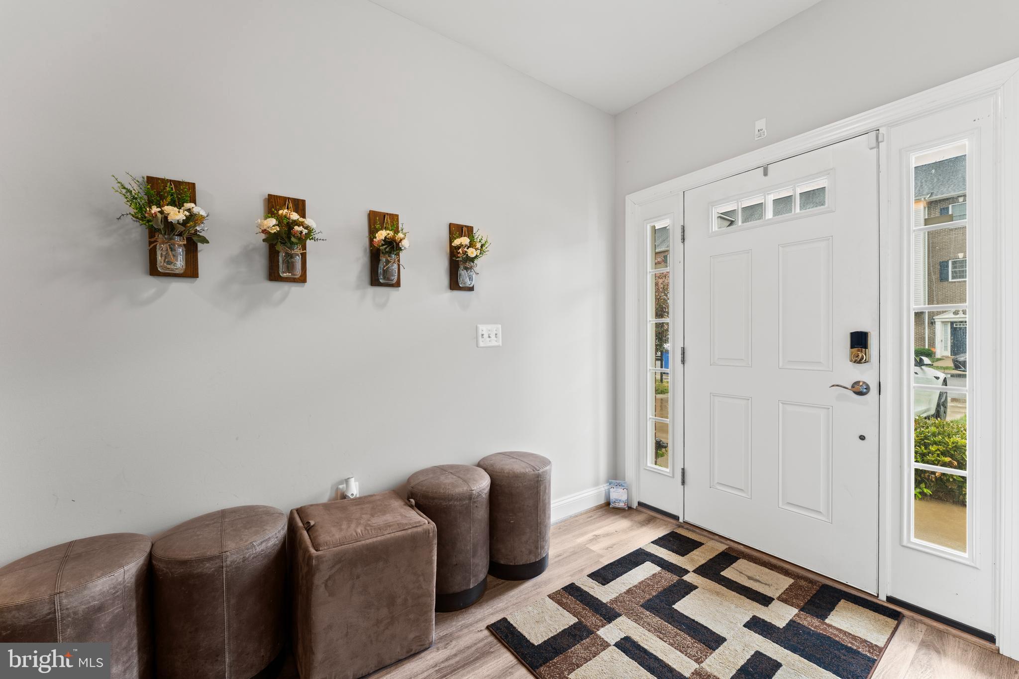 982 Rye Drive La Plata, MD 20646 - Photo 4 of 42 Entry area with bench seating