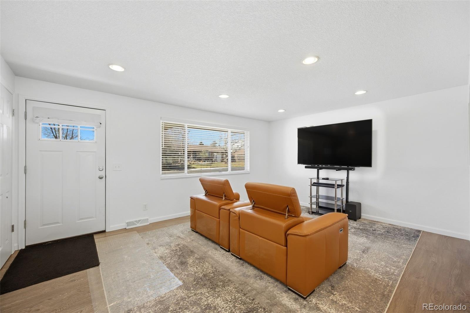 425 Starlight Road Thornton, CO 80260 - Photo 2 of 31