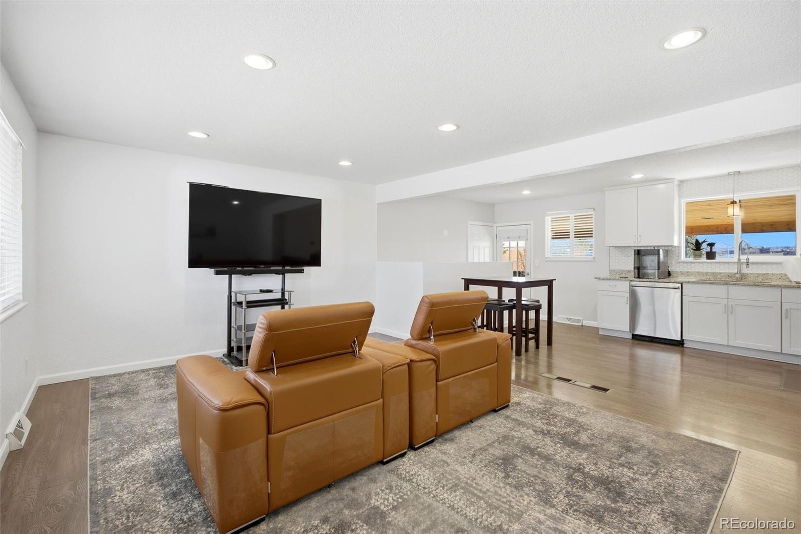 425 Starlight Road Thornton, CO 80260 - Photo 4 of 31