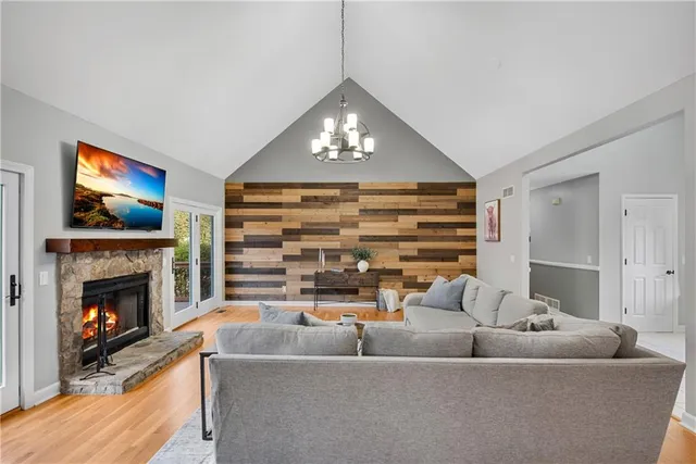 $795,400 | 3291 Coachmans Way, Roswell, GA 30075