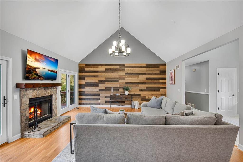 3291 Coachmans Way Roswell, GA 30075 - Photo 13 of 70