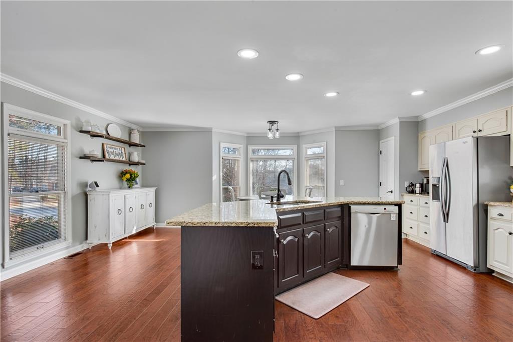 3291 Coachmans Way Roswell, GA 30075 - Photo 16 of 70