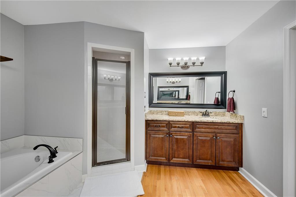 3291 Coachmans Way Roswell, GA 30075 - Photo 27 of 70