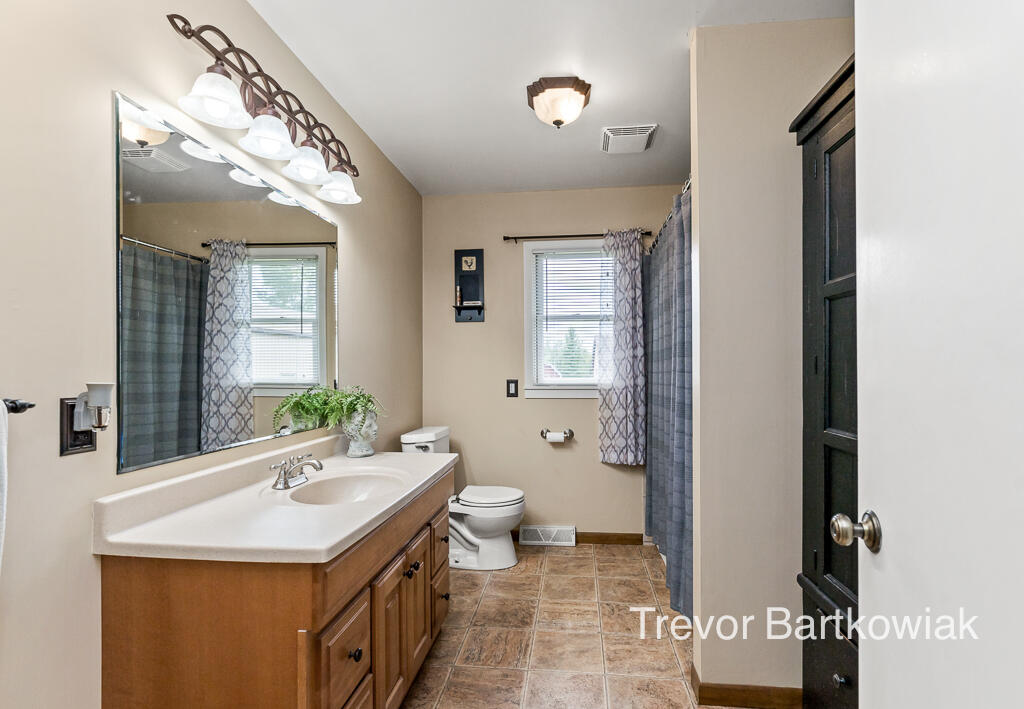 4211 South Brooks Road Muskegon, MI 49444 - Photo 34 of 70 4211Brooks55Lores
