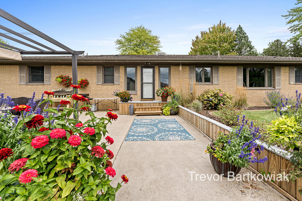 4211 South Brooks Road Muskegon, MI 49444 - Photo 8 of 70 4211Brooks06Lores
