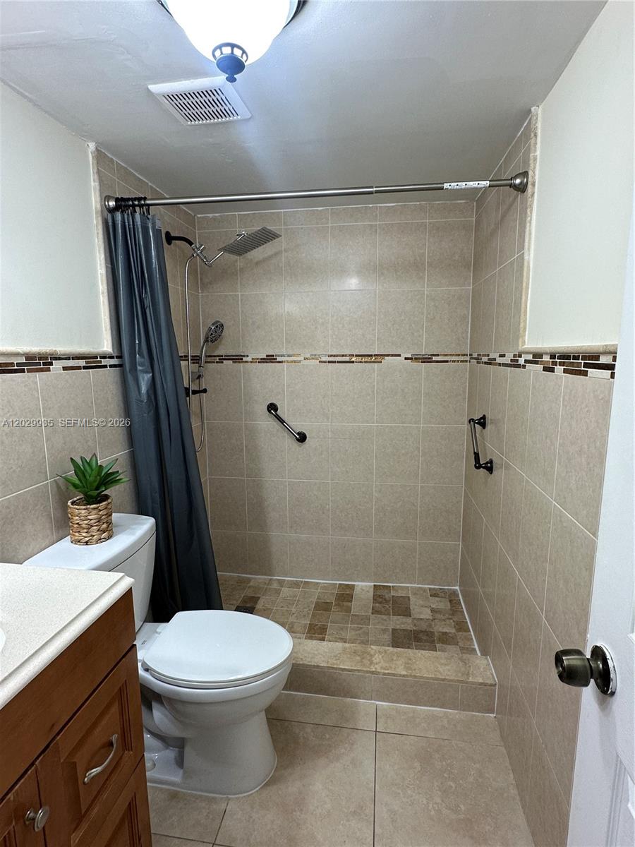 1075 West 68th Street, Unit 309 Hialeah, FL 33014 - Photo 5 of 13
