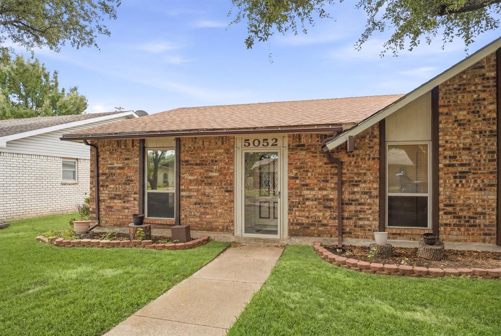 5052 Arbor Glen Road The Colony, TX 75056 - Photo 2 of 22