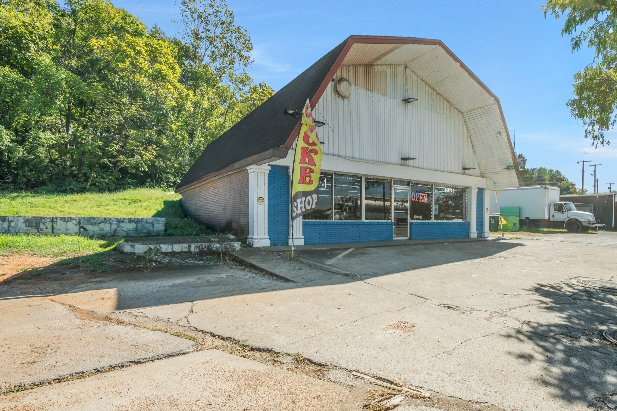 207 North Riverside Drive Clarksville, TN 37040 - Photo 13 of 29 a view of a white house with a yard