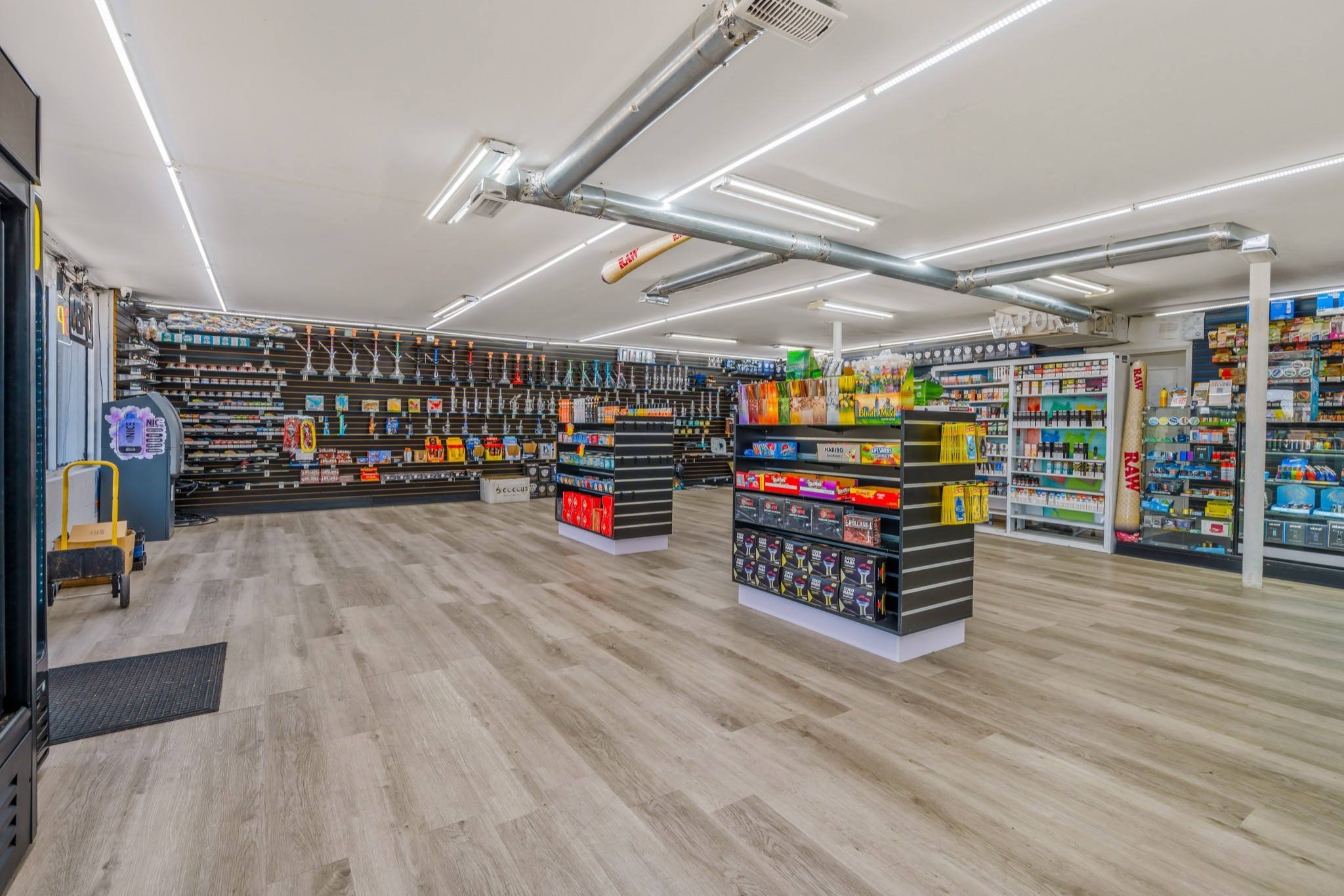 207 North Riverside Drive Clarksville, TN 37040 - Photo 15 of 29 a view of storage and utility room