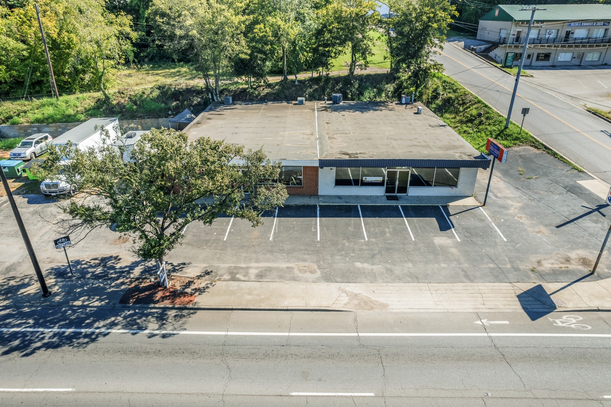 207 North Riverside Drive Clarksville, TN 37040 - Photo 18 of 29 a view of backyard with outdoor seating and green space