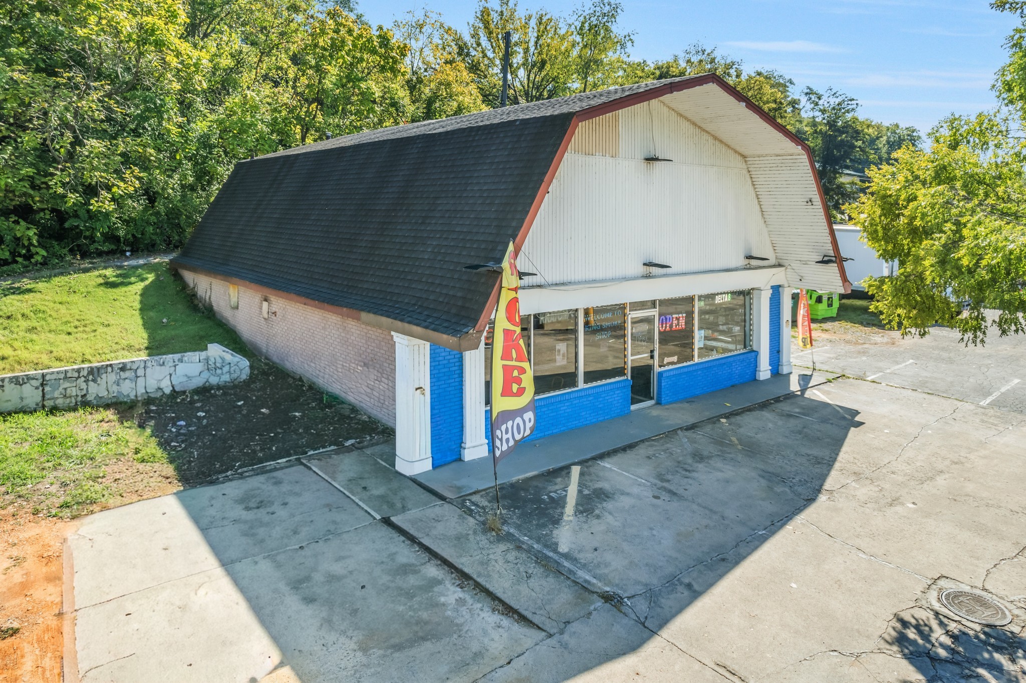 207 North Riverside Drive Clarksville, TN 37040 - Photo 2 of 29 a view of small house