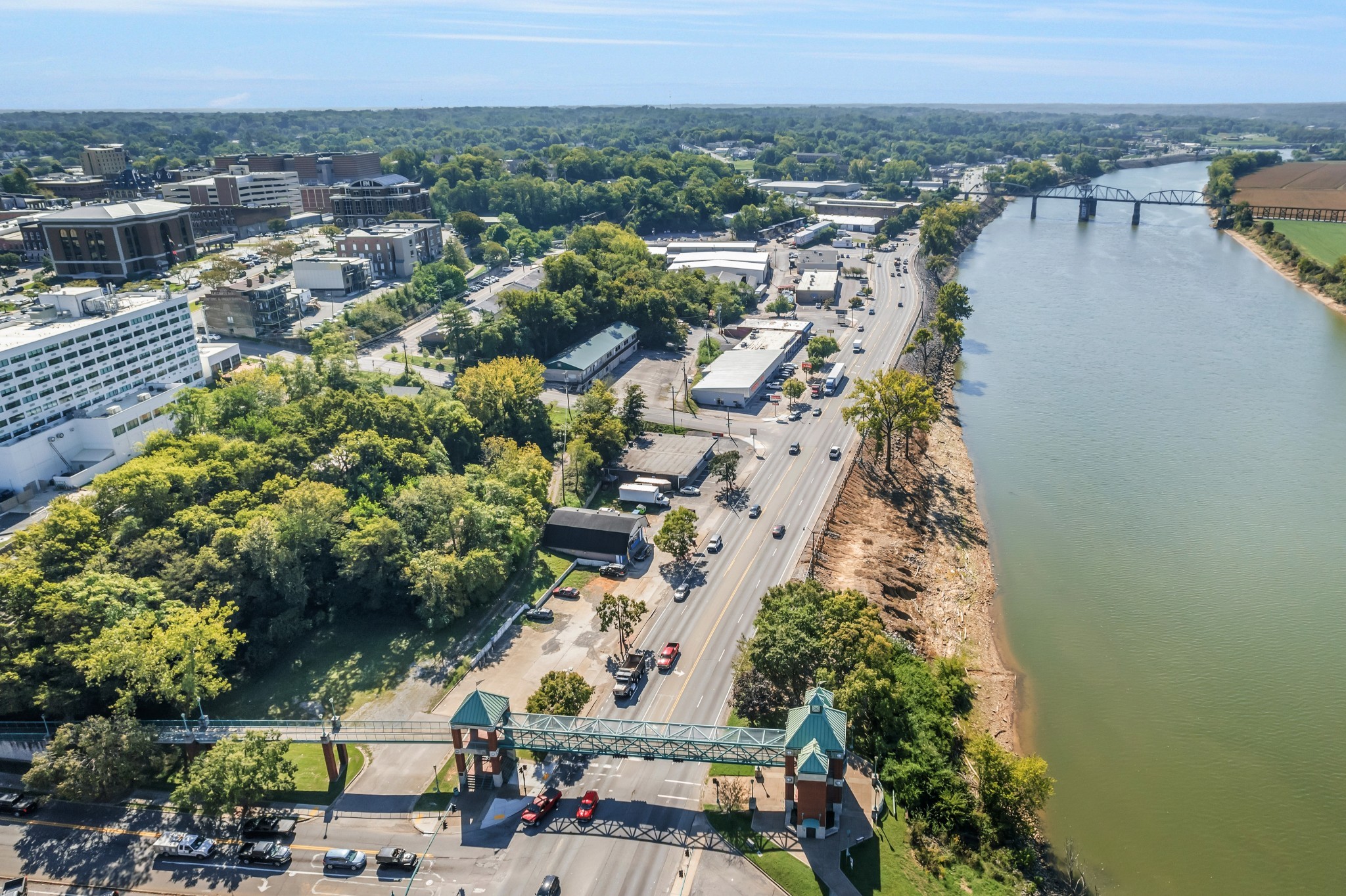 207 North Riverside Drive Clarksville, TN 37040 - Photo 27 of 29 a view of a city