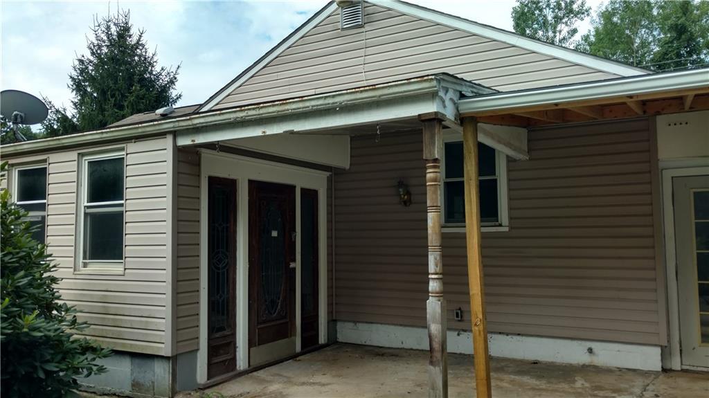 4247 Hollow Road New Castle, PA 16101 - Photo 2 of 15