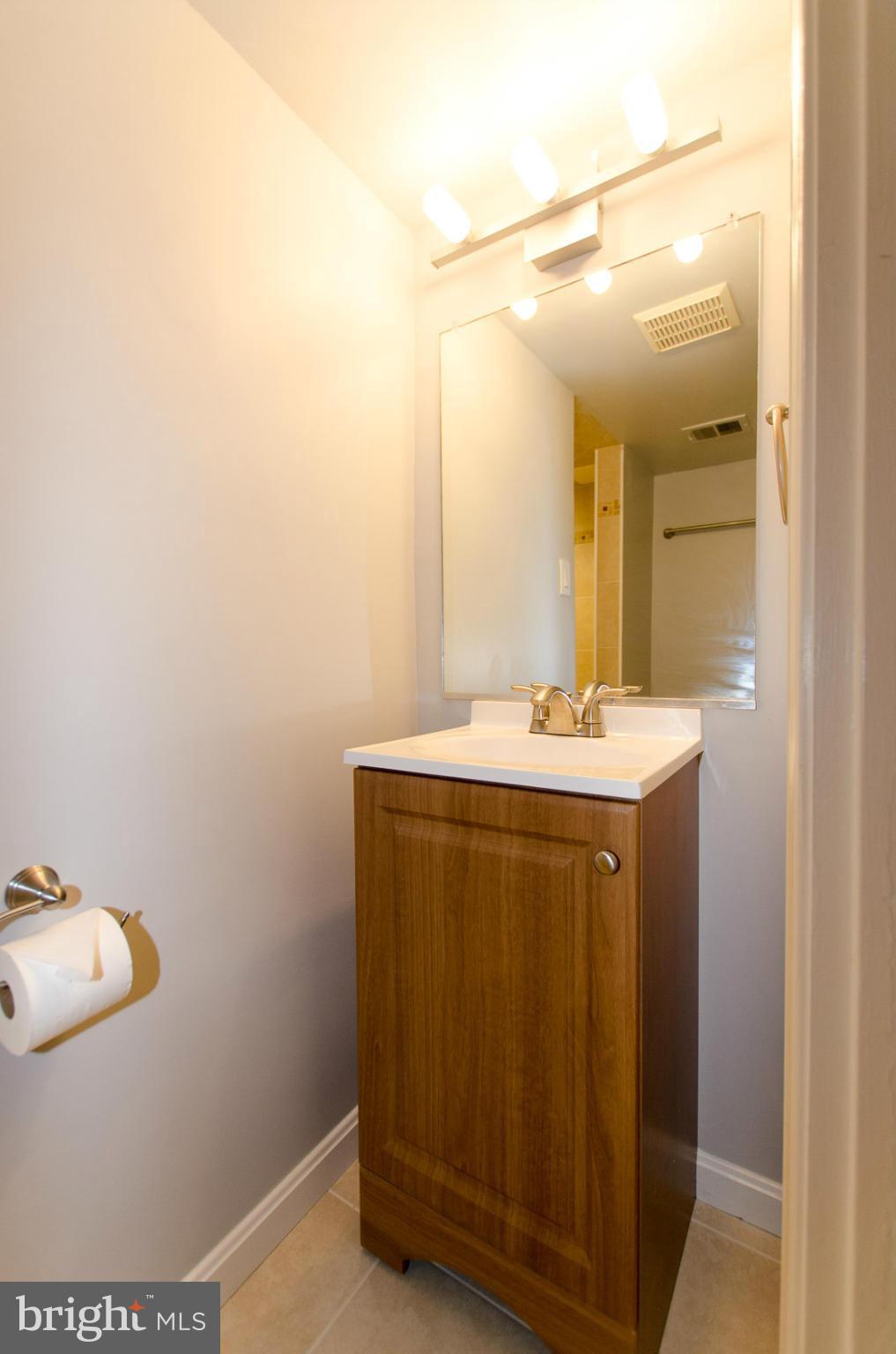 5455 Calvin Court Springfield, VA 22151 - Photo 24 of 29 Bath