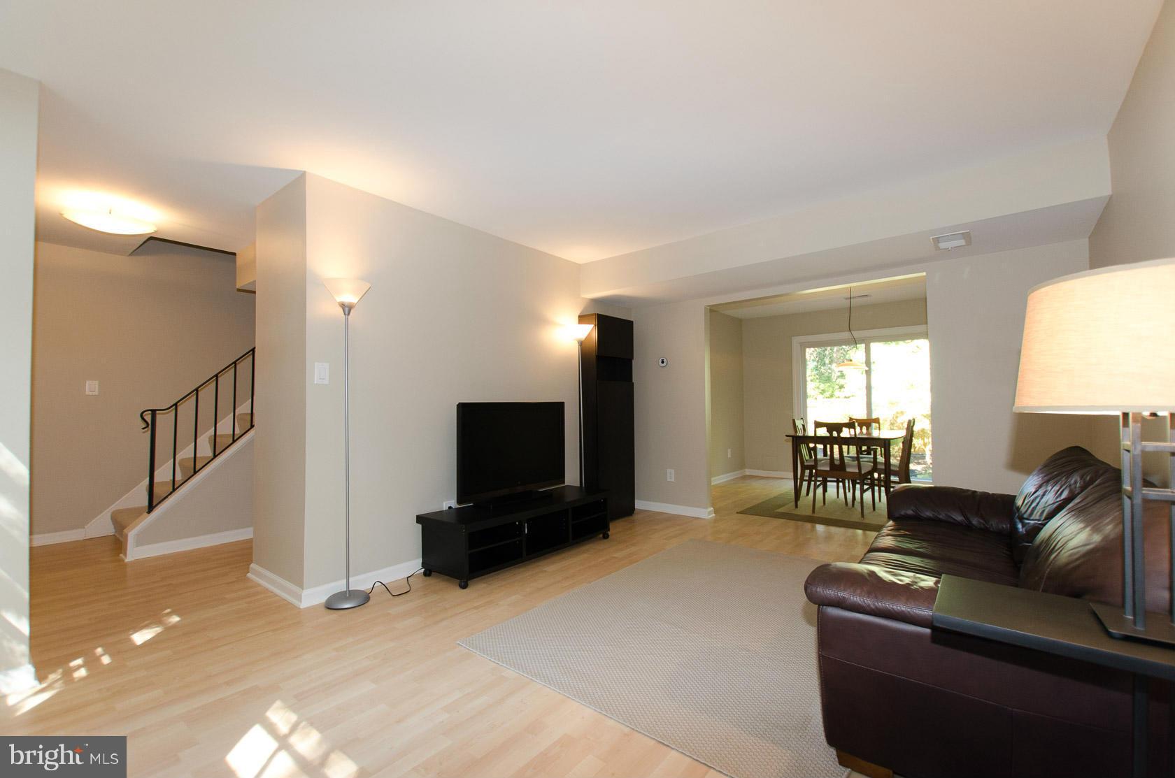5455 Calvin Court Springfield, VA 22151 - Photo 7 of 29 Living Room