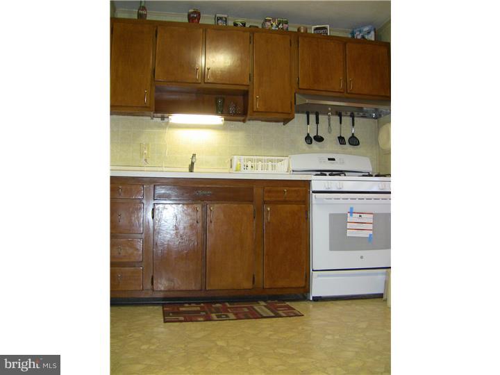 3203 Morning Glory Road Philadelphia, PA 19154 - Photo 8 of 20 Kitchen
