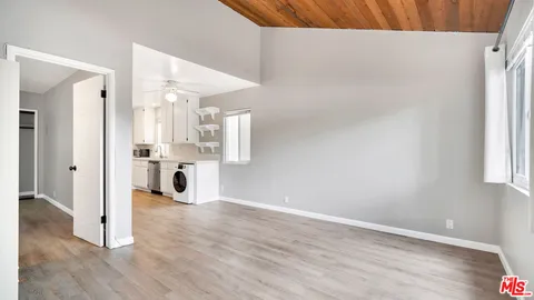 $1,699,000 | 535 Venice Way, Los Angeles, CA 90291