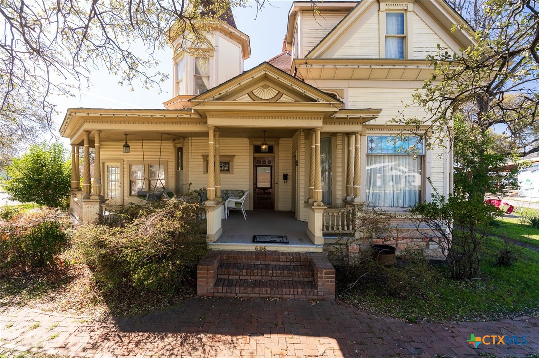 606 South Key Avenue Lampasas, TX 76550 - Photo 2 of 46