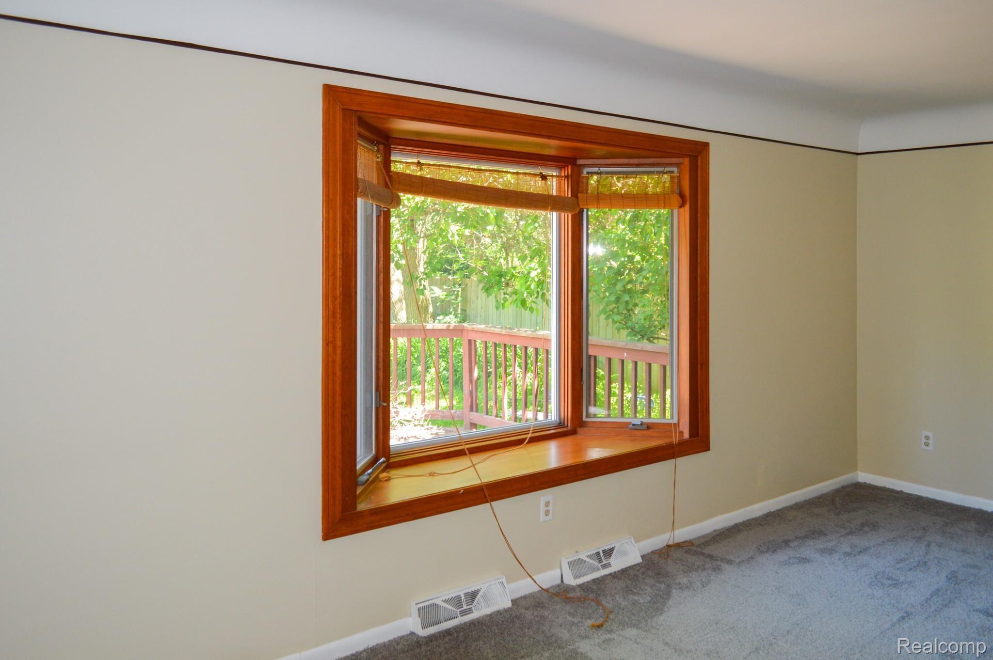 9352 Carpenter Road Flushing, MI 48433 - Photo 6 of 22 DSC_7051.jpg