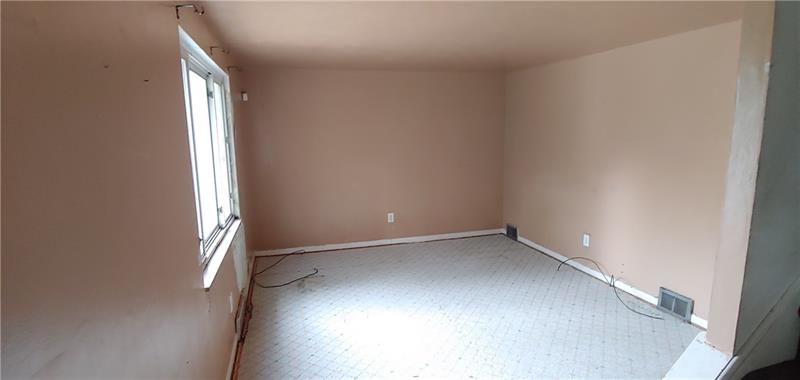 1400 Universal Road Pittsburgh, PA 15235 - Photo 11 of 25 Gallery Image 11
