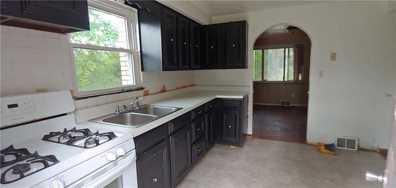 1400 Universal Road Pittsburgh, PA 15235 - Photo 7 of 25 Gallery Image 7