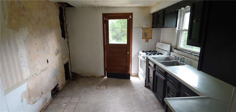 1400 Universal Road Pittsburgh, PA 15235 - Photo 8 of 25 Gallery Image 8