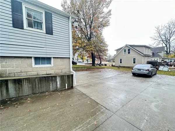 $225,000 | 206 South Washington Street, Warrensburg, MO 64093