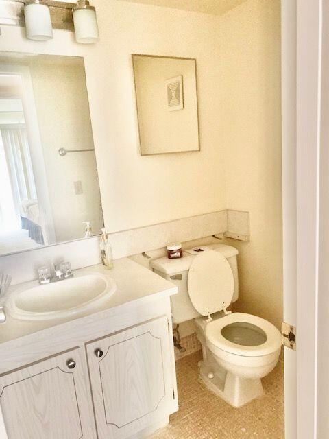 145 Brighton D Boca Raton, FL 33434 - Photo 12 of 27 1/2 Bathroom
