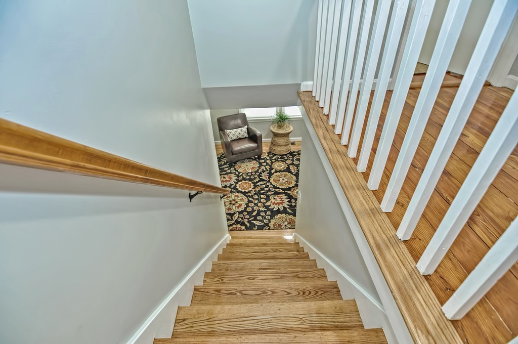 65 Edgewater Avenue Shrewsbury, MA 01545 - Photo 11 of 24 a view of entryway
