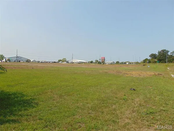 $775,000 | 656 South Lincoln Drive, Troy, MO 63379