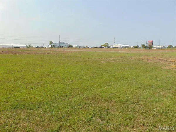 $775,000 | 656 South Lincoln Drive, Troy, MO 63379