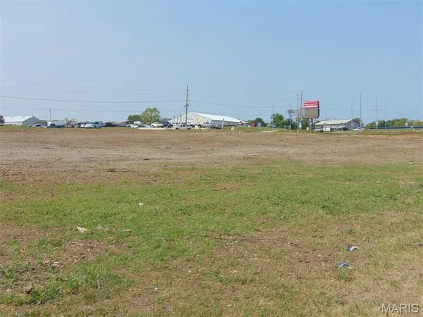 $775,000 | 656 South Lincoln Drive, Troy, MO 63379