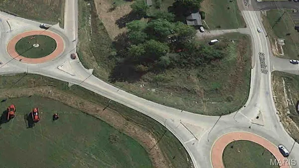 $775,000 | 656 South Lincoln Drive, Troy, MO 63379