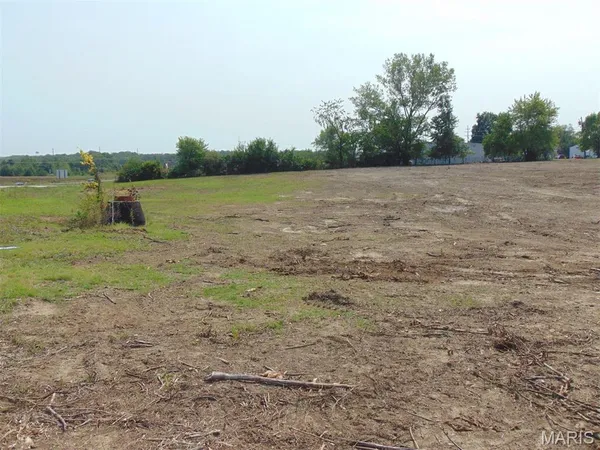 $775,000 | 656 South Lincoln Drive, Troy, MO 63379