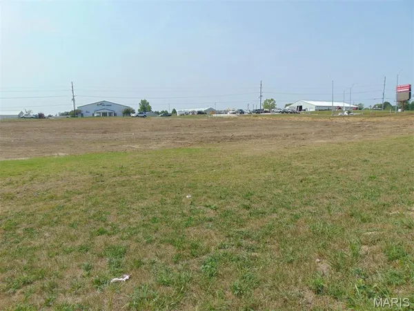 $775,000 | 656 South Lincoln Drive, Troy, MO 63379