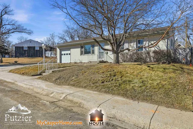 $247,000 | 2956 Knollwood Drive, Casper, WY 82604