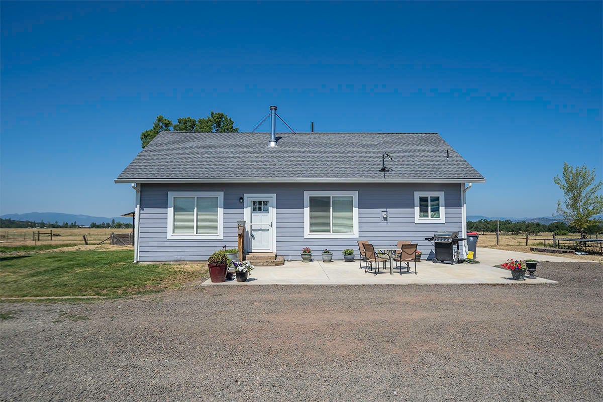 605 Meridian Road Eagle Point, OR 97524 - Photo 62 of 71 45