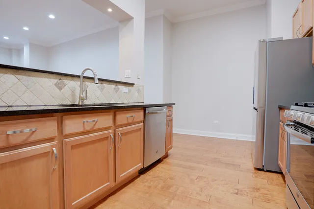 $3,095 | 1781 Tudor Lane, Unit 308, Northbrook, IL 60062