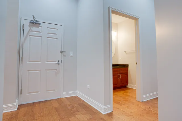 $3,095 | 1781 Tudor Lane, Unit 308, Northbrook, IL 60062