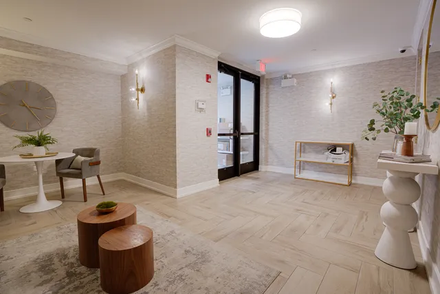 $3,095 | 1781 Tudor Lane, Unit 308, Northbrook, IL 60062