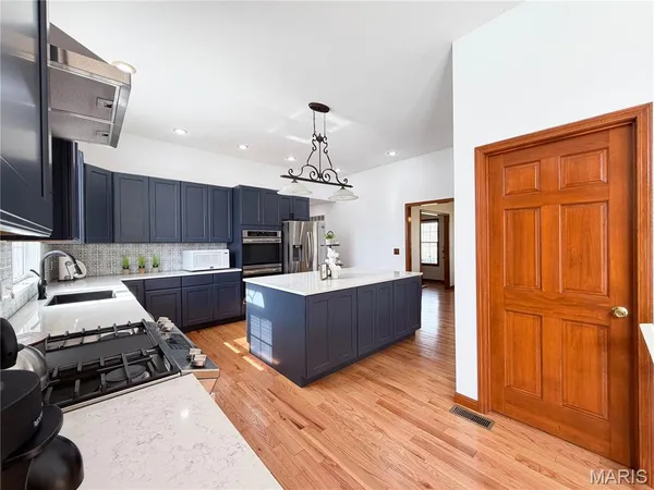$530,000 | 718 Willow Brook Drive, Farmington, MO 63640
