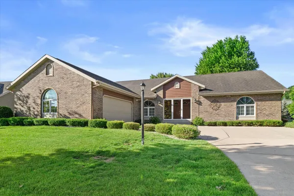 $499,900 | 3521 13th Place, Kenosha, WI 53144
