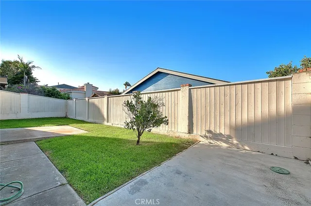 $4,995 | 2015 Morgan Lane, Unit B, Redondo Beach, CA 90278