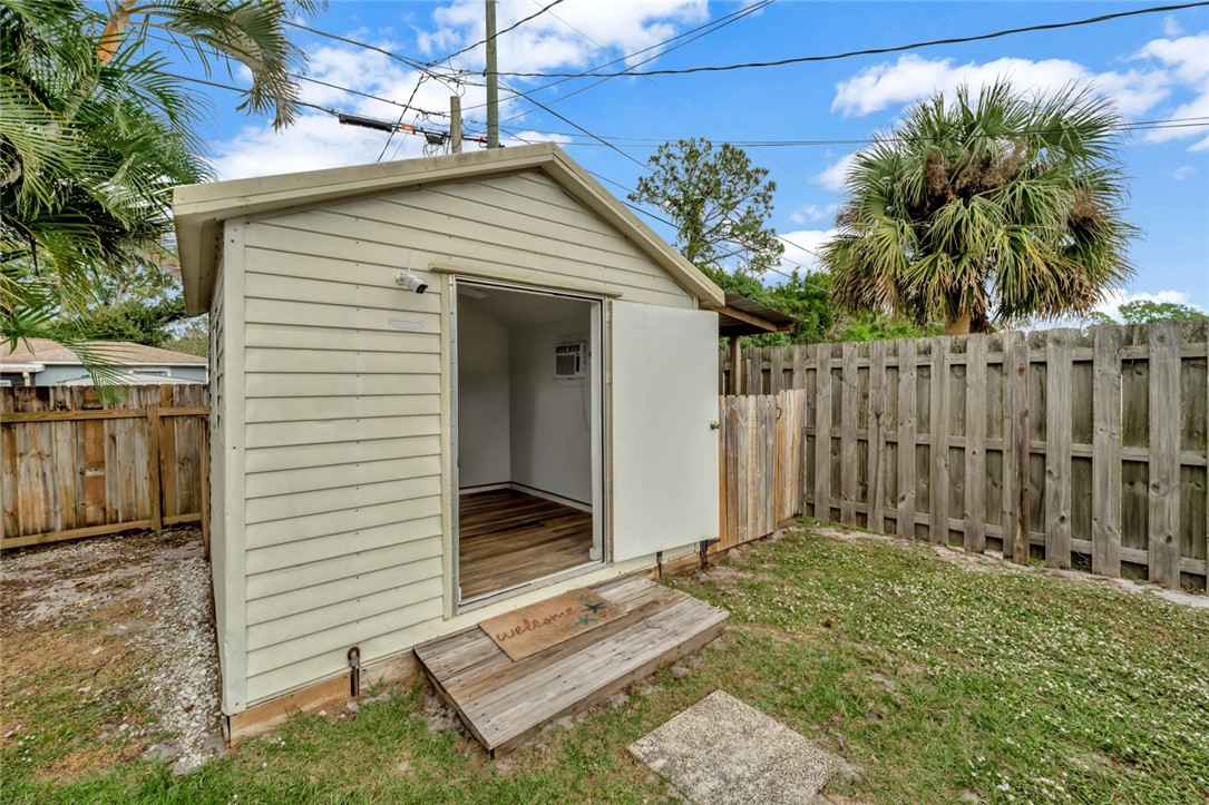 7504 Kenwood Road Fort Pierce, FL 34951 - Photo 29 of 32