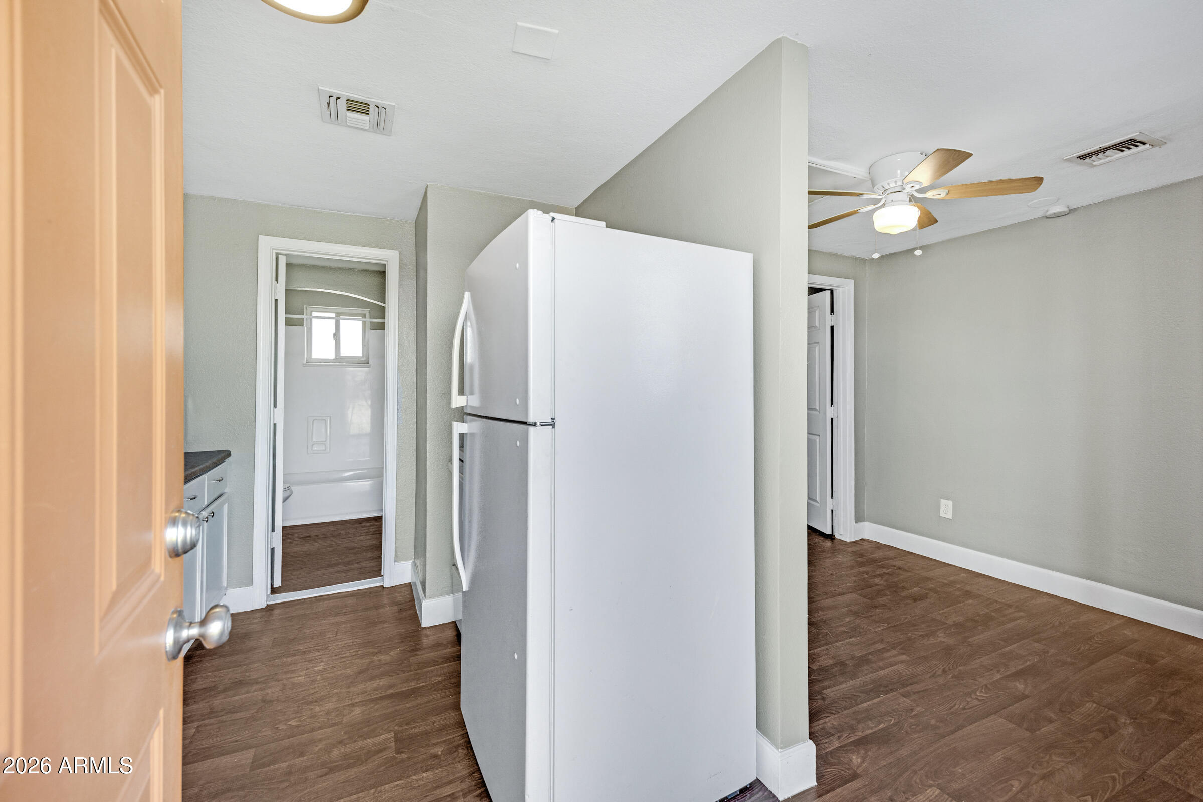 2238 East Taylor Street Phoenix, AZ 85006 - Photo 9 of 57 a view of a interior in the house