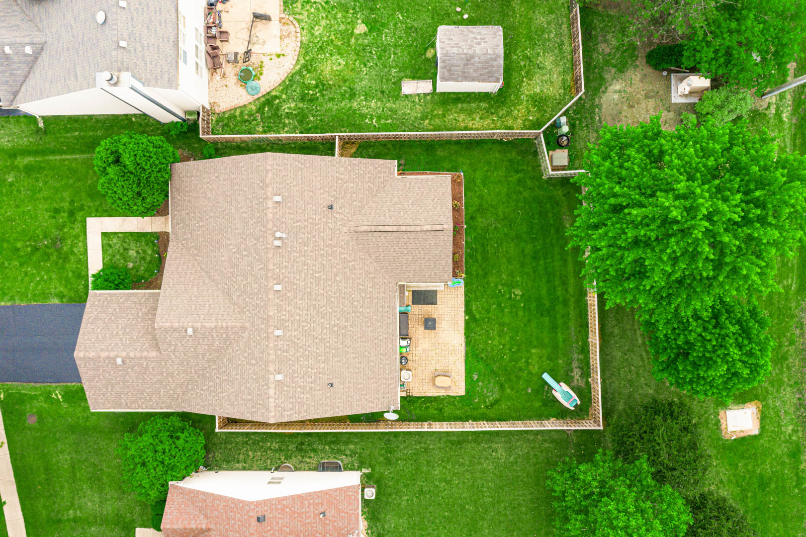 274 Spring Valley Way Round Lake, IL 60073 - Photo 28 of 28 an aerial view of a house