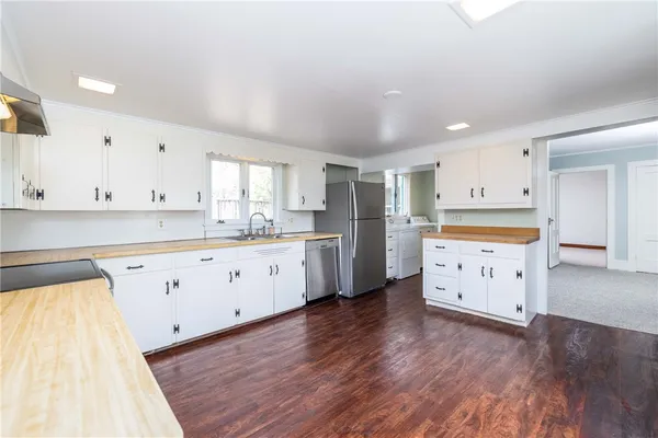 $2,700 | 1253 Fairport Road, Perinton, NY 14450